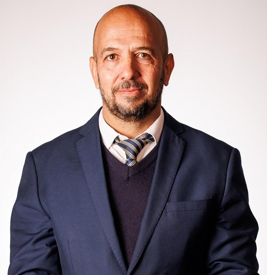 Dr. Gonzalo Álvaro De León